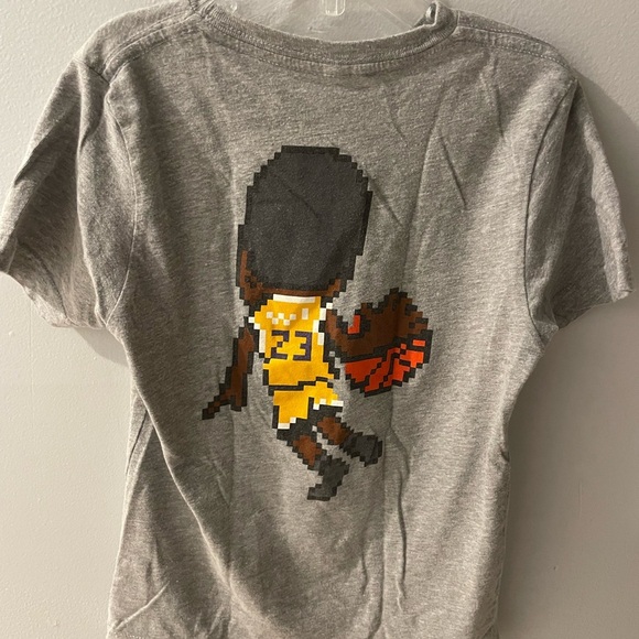 NBA Los Angeles Lakers T-shirt Pixel Players LeBron James 23 size kids small - Picture 3 of 3
